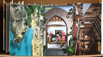 SPANYOLORSZÁG - Kb. 520 db MODERN képeslap dobozban / SPAIN - Cca. 520 modern postcards in a box