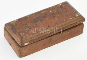 Antik súlykészlet, pótolt darabokkal, sérült fadobozban