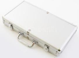 Póker készlet, fém aktatáskában