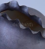 Hollóháza stúdió Bakó Hetey Rozália formaterve: váza. Kézzel festett, jelzett, hibátlan 16 cm