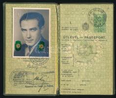 1938-39 Éri-Halász Imre (1900-1945?) író, újságíró, fényképes magyar útlevele, francia vízummal, okmánybélyegekkel és bélyegzésekkel, valamint jugoszláv és olasz bélyegzésekkel, kissé kopott és gerincén kissé sérült vászonkötésben. Éri-Halász Imre a Reggel című lapnak volt a munkatársa az 1920-as években, majd számos sikeres színmű szerzőjeként vált ismertté. A legismertebb az Egy csók és más semmi, amelyet 1941-ben került a mozikba. A vészkorszak idején Keresztúry Dezső talált számára búvóhelyet ismerőseinél, Zalaegerszegen. Éri-Halász Imre azonban nem sokáig bírta idegekkel. Vagy a feljelentéstől félt, vagy attól, hogy rejtegetőit hozza veszélybe, feladta magát a németeknek. Ettől kezdve nyoma veszett. Halálának körülményei ismeretlenek, feltehetően 1945 január végén Zalaszentgróton ölték meg.