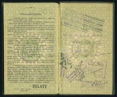 1938-39 Éri-Halász Imre (1900-1945?) író, újságíró, fényképes magyar útlevele, francia vízummal, okm...