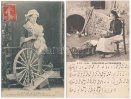 13 db RÉGI folklór képeslap vegyes minőségben: fonószék / 13 pre-1945 folklore postcards in mixed qu...