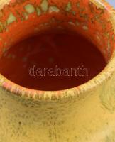 Gorka Géza (1894-1971): Váza. Jelzett, talpánál minimális pattogzással, m: 11,5 cm