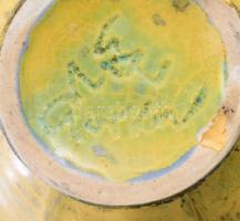 Gorka Géza (1894-1971): Váza. Jelzett, talpánál minimális pattogzással, m: 11,5 cm