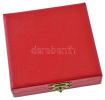 1979. "Dr. Széki János 1879-1979 / Széki-féle brikettpárló" ezüstpatinázott fém emlékérem,...