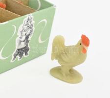 12 db kínai jáde kakas figura, eredeti dobozában egyenként 4,5 cm