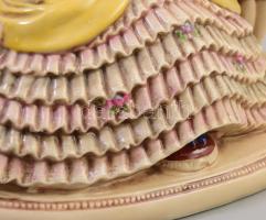 Rokokó jelenet. német porcelán, jelzett, hibátlan sz 29 cm, m: 19 cm