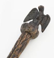 Sasfigurával díszített levélbontó tőr, h: 25,5 cm