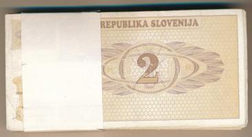 Szlovénia 1990. 2T (100x) eredeti banki kötegelővel T:F-G
Slovenia 1990. 2 Tolarja (100x) with orig...