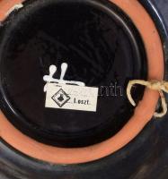 Holló Katalin által készített dísztányér álomszerű jelenettel díszítve, jelzett, kopott, d: 29 cm