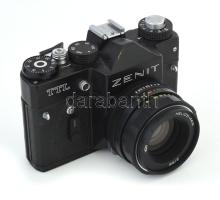 cca 1980 Zenit TTL fényképezőgép, Helios-44M-4 1:2 f=58 mm objektívvel, sapkával, eredeti tokjában /...