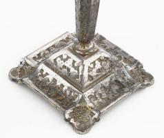 2 db gyertyatartó párban Acél, XX: sz. eleje, osztrák és magyar védjegy számmal. m: 17 cm