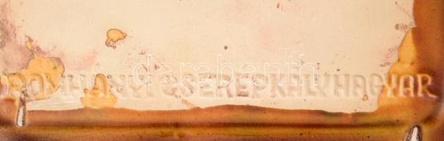 Romhányi Cserépkályhagyár csempe mesemintával. Jelzett, mázas kerámia, kis sérüléssel, 19,5x19,5 cm