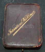 International Watch Compy jelzésű dobozba helyezett Leonidas márkájú katonai stopper / távolság mérő...