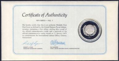 ENSZ 1974. "A munka világa" Ag emlékérem ca. 20g megcímzett érmés borítékon elsőnapi bélye...