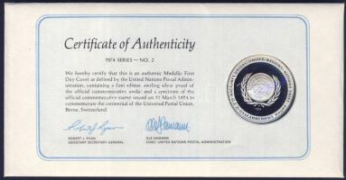 ENSZ 1974. "Nemzetközi Postaunió" Ag emlékérem ca. 20g megcímzett érmés borítékon elsőnapi...