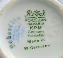 Royal Porzellan kétfüles váza, babérágakkal övezett címerminta díszítéssel, jelzett, hibátlan, m: 25...