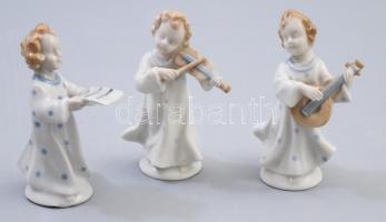 Német zenélő gyermekek porcelán figura csoport. 3 darab, jelzés nélkül, egyiken lepattanással, m: 8,5 cm