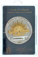 Ausztrália 2007. "Gallipoli homokja - Ausztrál Nemzetközösségi Haderő / Simpson és szamara" ezüstözött és aranyozott fém emlékérem eredeti, kissé sérült műanyag tokban (54mm) T:UNC Australia 2007. "Sands of Gallipoli - Australian Commonwealth Military Forces / Simpson and his donkey" silvered and gilt metal medal in lightly damaged, original plastic case (54mm) C:UNC