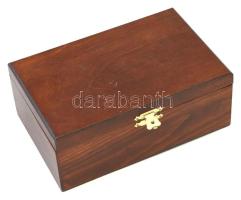 Fa sakkfigura készlet, teljes, dobozban