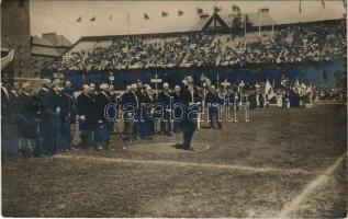 1912 Stockholm, Olympiska Spelens Officiella. Nr. 74. Kronprinsen haller högtidstalet vid Spelens öppnande / 1912 Summer Olympics in Stockholm. The Crown Prince delivering his speech at the Games opening / A svéd koronaherceg beszéde az 1912. évi nyári olimpiai játékok megnyitóján Stockholmban