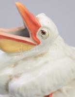 Herendi pelikán, kézzel festett, jelzett, csőre végén kis kopással m: 22 cm