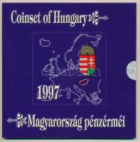 1997. 50f-200Ft (10xklf) "Magyarország pénzérméi" forgalmi sor dísztokban. A belső tokon a ragasztás részben elengedett. T:BU patina Adamo FO30