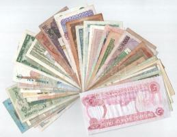Vegyes 50db-os bankjegy tétel a világ minden tájáról, mind különféle T:F
Mixed 50pcs of banknotes l...