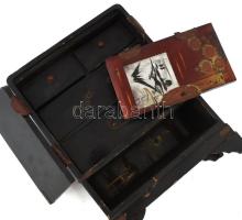 cca 19. sz. Japán lakkozott ékszeres szekrény, sérüléssel, hiánnyal, 29x20x13 cm