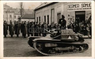 1939 Csap, Chop, Cop; bevonulás, vitéz Nagybányai Horthy Miklós Magyarország kormányzója, Sermer Sámuel üzlete, harckocsi / entry of the Hungarian troops, Regent Horthy, shop, tank (fl)