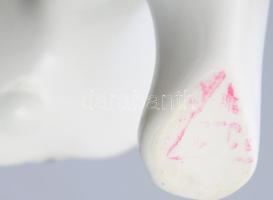 Porcelán kutya, h: 15 cm