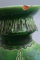 Figurális pereckulacs. Alföld, lepattanással, m: 22,5 cm