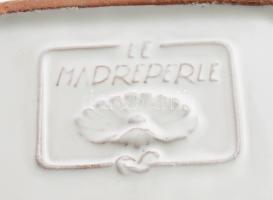 Mikulás mintás mázas kerámia kínáló, jelzett, 34x15 cm