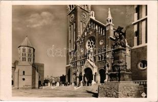 1931 Szeged, Szentháromság szobor és Árpád kori torony a fogadalmi templom előtt