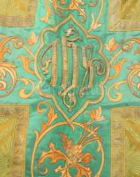 Miseruha, cca 20. sz. első fele, gazdagon hímzett