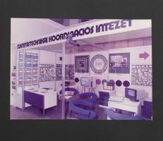 1974 Esztergom, Számítógéptechnika '74 kiállítás emlékalbum 1 db fekete-fehér + 10 db színes fotóval, harántalakú, zsinórfűzéses albumban, 19x25 cm