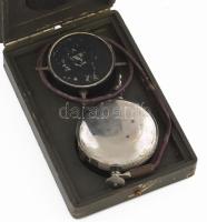 Antik voltmérő, dobozában