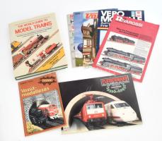 Peter Mchoy: World Guide to Model Trains.1983, Ventura, egészvászon kötés papír védőborítóval, rendkívül gazdag színes képanyaggal illusztrált + Károly Imre: Vasútmodellezés. Hobbi sorozat. Bp., 1986, Móra. Fekete-fehér és színes képekkel illusztrálva. Kiadói papírkötés + 6 darab vasútmodellezéssel kapcsolatos kiadvány.