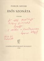 Szevak, Parujr:  Esős szonáta. Versek. (Dedikált.) - A fordításkötet fordító szerződéseinek dokumentumai. Budapest, 1966. Európa Könyvkiadó (Alföldi Nyomda, Debrecen). 190 + [2] p. Egyetlen magyar kiadás. Válogatás Parurj Szevak (1924-1971) örmény költő verseiből, a szerző 1963. évi versgyűjteményei alapján. A címlapon az örmény költő saját kezű, orosz nyelvű dedikálása (Budapest, 1966, október 19.). A hátsó előzéken a szerző saját kezű aláírása, valamint jereváni lakcímének feltüntetése. Oldalszámozáson belül Bartha László egész oldalas grafikáival. A kötethez mellékelve két egyleveles műfordítói szerződés, Jobbágy Károly műfordító részére kiállítva, az Európa Kiadó igazgatója, Domokos János aláírásával hitelesítve. Poss.: Jobbágy Károly. [Jobbágy Károly (1921-1998) költő, orosz műfordító, gimnáziumi tanár és könyvtáros.] Illusztrált kiadói egészvászon kötésben, színes, illusztrált kiadói védőborítóban. Jó példány.