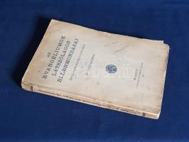 Tóth Kálmán:  Az evangéliumok látszólagos ellentmondásai. Biblikus-apologétikus tanulmány. Budapest, 1934. Szent István-Társulat (Stephaneum Nyomda és Könyvkiadó Rt.) 168 + [2] p. Egyetlen kiadás. Tóth Kálmán római katolikus teológus, az esztergomi Szeminárium tanárának hitvédő irata a négy evangélium szöveghelyeinek összevetése alapján oszlatja el a katolikus-keresztény hitelvek látszólagos ellentmondásait. Kötetünk címoldalán, első két és utolsó két levelének szélein apró, halvány foltosság, egyes levelek szélein apró töredezettség. Fűzve, sérült gerincű, enyhén foltos kiadói borítóban.