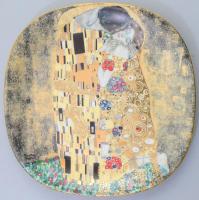 1990 Lilien dísztányér, Gustav Klimt: A csók című festményének reprodukciójával, jelzett, d: 22 cm
