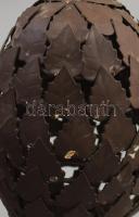 Mécsestartó pár, vas tölgyfalevelekből épített búrával, fa talapzaton, m: 28 cm