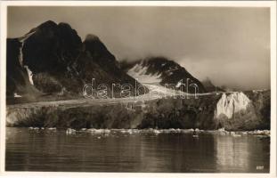 Spitsbergen, Spitzbergen (Svalbard); Magdalenefjord / Magdalenenbucht, Gullygletscher