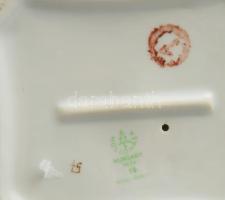 Hollóházi legyezős nő. Jelzett, hibátlan, m: 26,5 cm