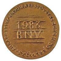 Borsos Miklós (1906-1990) 1983. "Budapesti Könnyűipari Szövetkezetek Szövetsége" kétoldalas bronz emlékplakett díszdobozban (84mm) T:AU