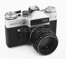 ca 1980 Zenit TTL fényképezőgép, Helios-44M-4 1:2 f=58 mm objektívvel, sapkával, eredeti tokjában / ...