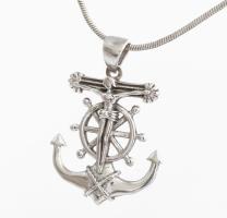 Ezüst(Ag) kígyó nyaklánc, kereszt-horgony-kormánykerék medállal, jelzett, h: 40 cm, 2,8×2,1 cm, nettó: 6 g