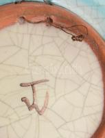 Kakasviadal mintás repesztett mázas kerámia kínáló, jelzett, 26x16 cm