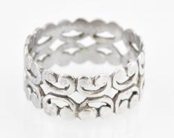 Ezüst(Ag) mintás áttört gyűrű, jelzett, méret: 53, nettó: 2,2 g